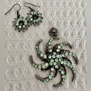 Pendant with earrings